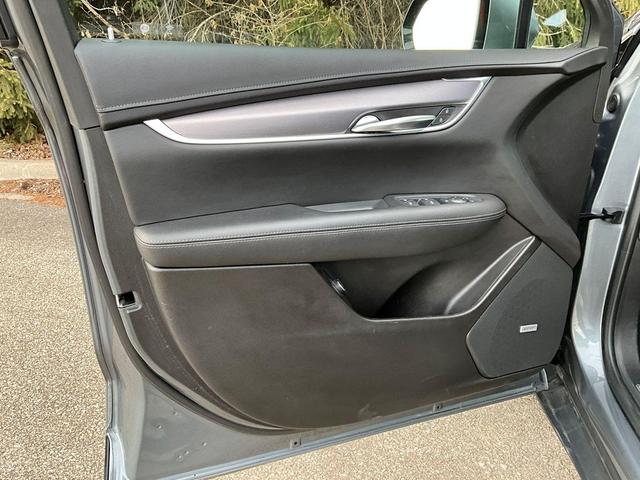 Photo of 2022 Satin Steel Metallic Cadillac XT5