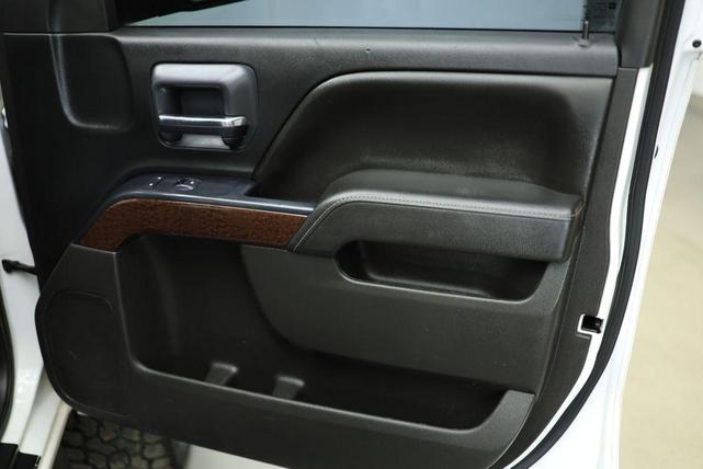 Photo of 2016 White GMC Sierra 1500