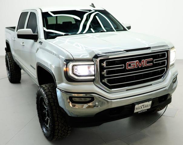 Photo of 2016 White GMC Sierra 1500