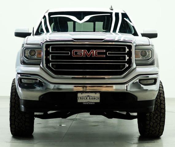 Photo of 2016 White GMC Sierra 1500