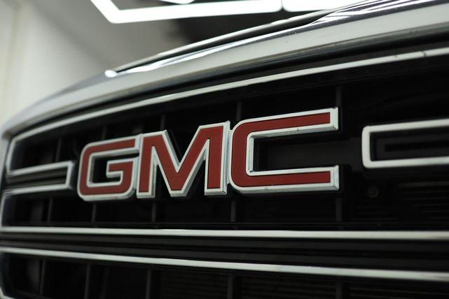 Photo of 2016 White GMC Sierra 1500