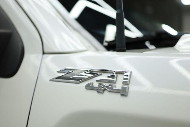 Photo of 2016 White GMC Sierra 1500