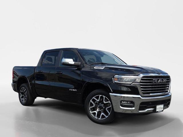 Photo of 2025 Diamond Black Crystal Pearlcoat RAM 1500