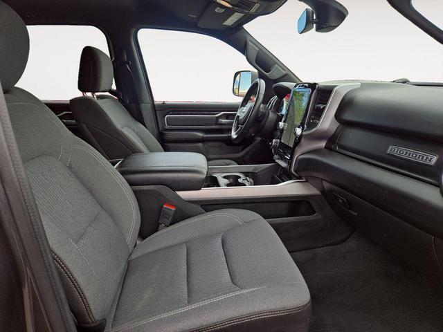 Photo of 2022 Granite Crystal Metallic Clearcoat RAM 1500