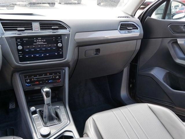 Photo of 2022 Platinum Gray Metallic Volkswagen Tiguan