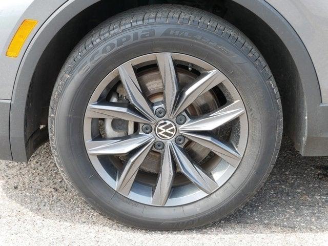 Photo of 2022 Platinum Gray Metallic Volkswagen Tiguan