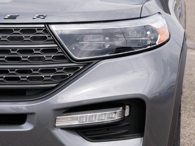 Photo of 2022 Carbonized Gray Metallic Ford Explorer