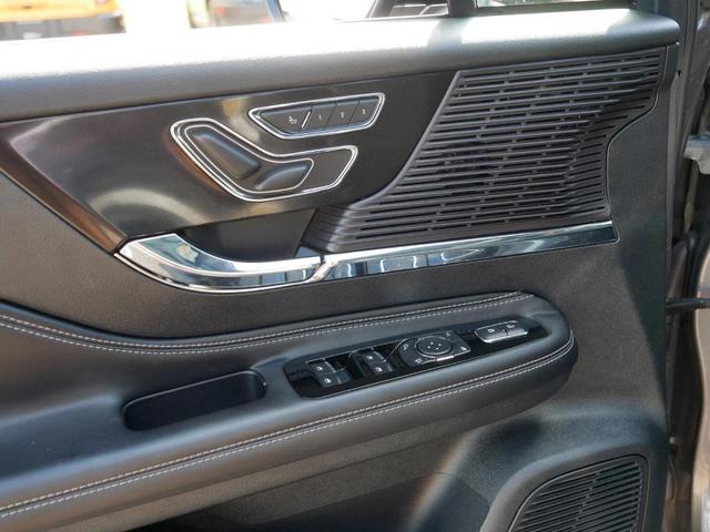 Photo of 2022 Metallic Lincoln Corsair