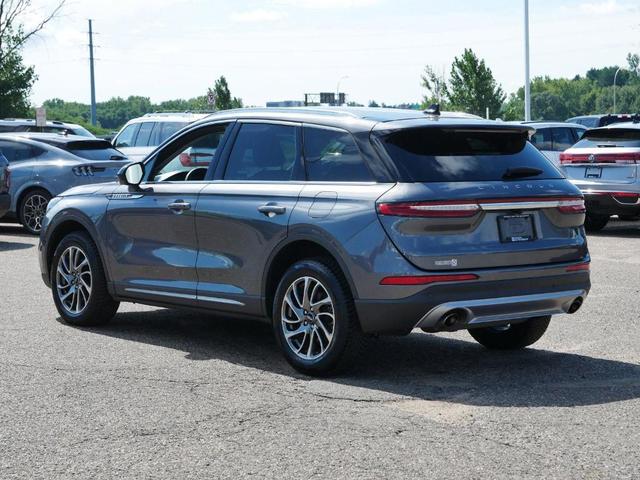 Photo of 2022 Metallic Lincoln Corsair