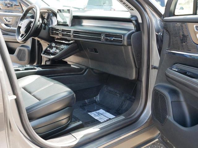 Photo of 2022 Metallic Lincoln Corsair