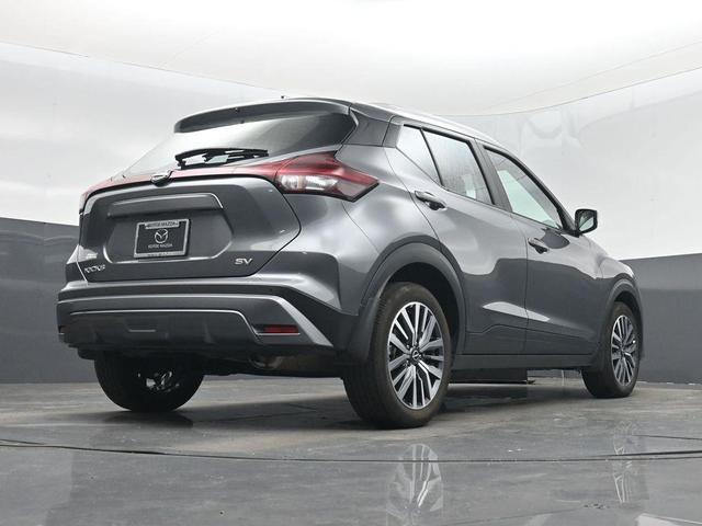 Photo of 2022 Gun Metallic Nissan Kicks