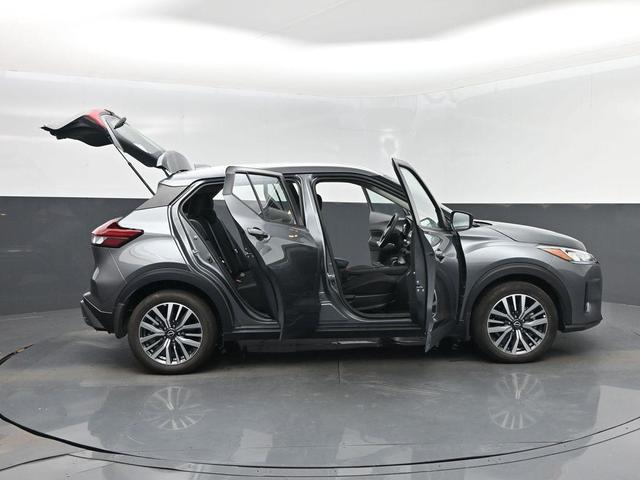 Photo of 2022 Gun Metallic Nissan Kicks
