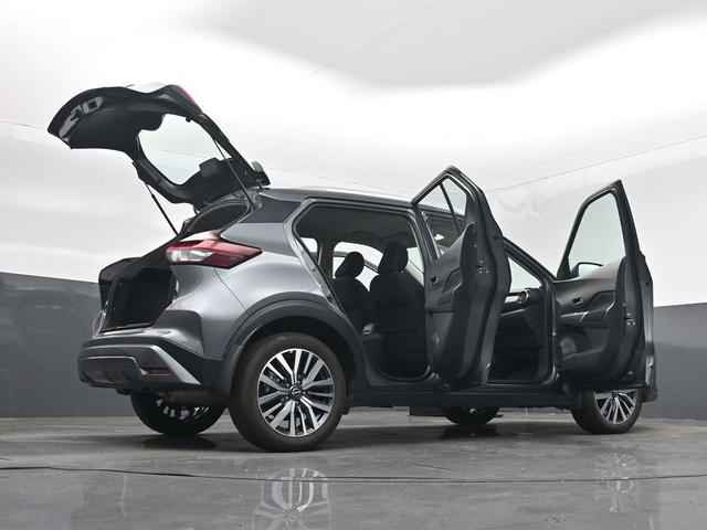 Photo of 2022 Gun Metallic Nissan Kicks
