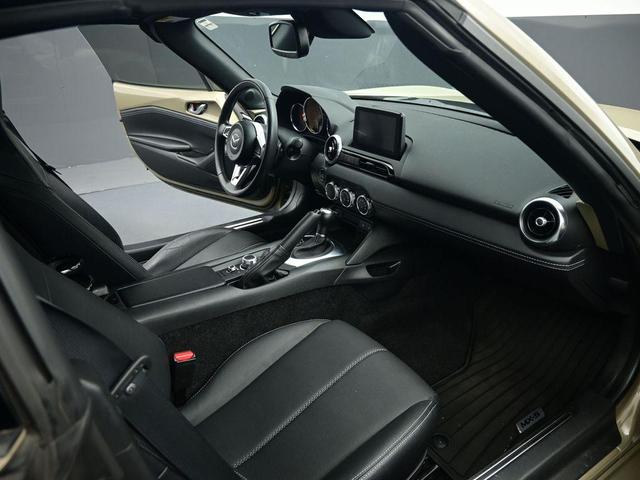Photo of 2023 Zircon Sand Metallic Mazda MX-5 Miata RF