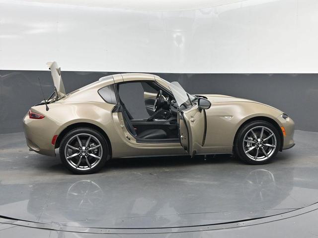 Photo of 2023 Zircon Sand Metallic Mazda MX-5 Miata RF