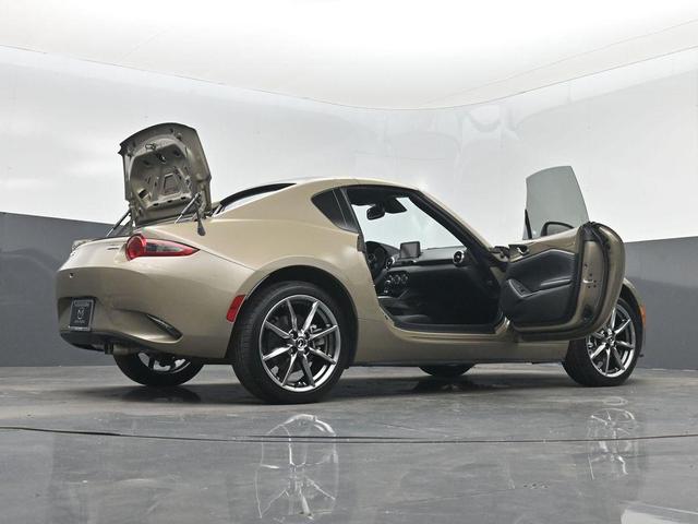 Photo of 2023 Zircon Sand Metallic Mazda MX-5 Miata RF
