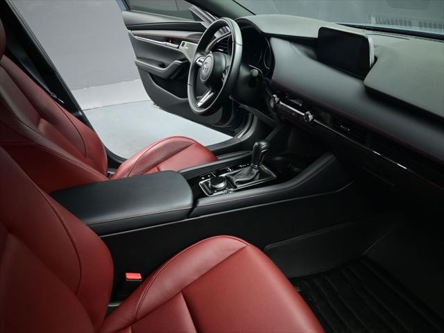 Photo of 2022 Polymetal Gray Metallic Mazda Mazda3