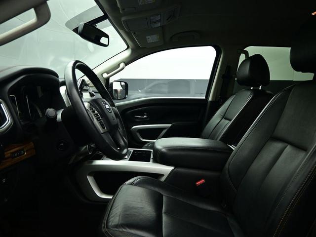 Photo of 2017 Brilliant Silver Nissan Titan