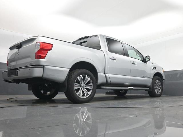 Photo of 2017 Brilliant Silver Nissan Titan