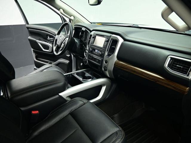 Photo of 2017 Brilliant Silver Nissan Titan