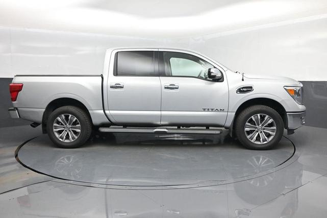 Photo of 2017 Brilliant Silver Nissan Titan