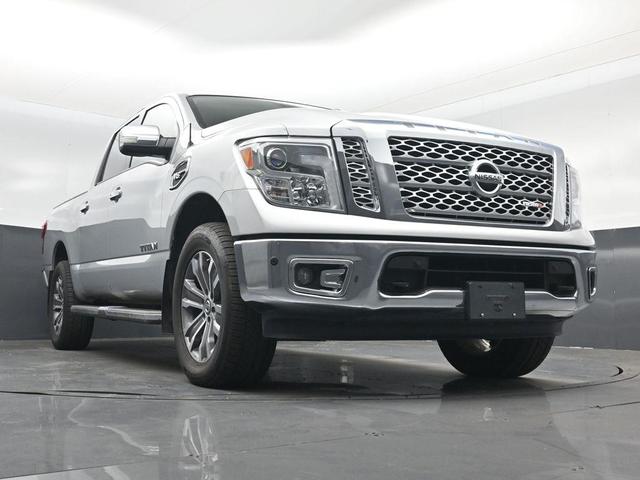 Photo of 2017 Brilliant Silver Nissan Titan