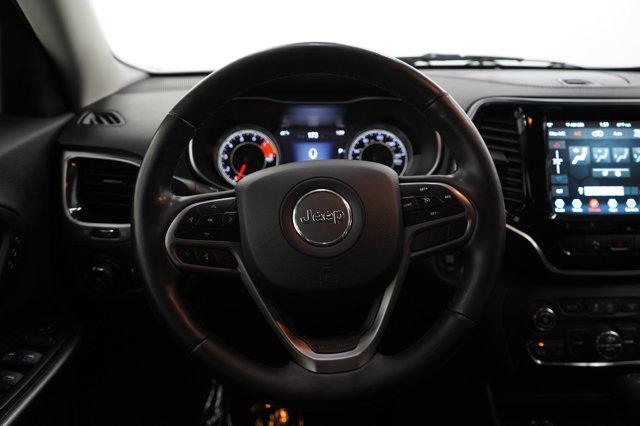 Photo of 2019 Granite Crystal Metallic Clearcoat Jeep Cherokee