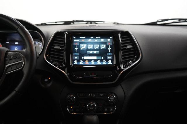 Photo of 2019 Granite Crystal Metallic Clearcoat Jeep Cherokee
