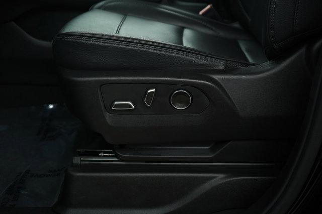 Photo of 2024 Onyx Black GMC Yukon XL