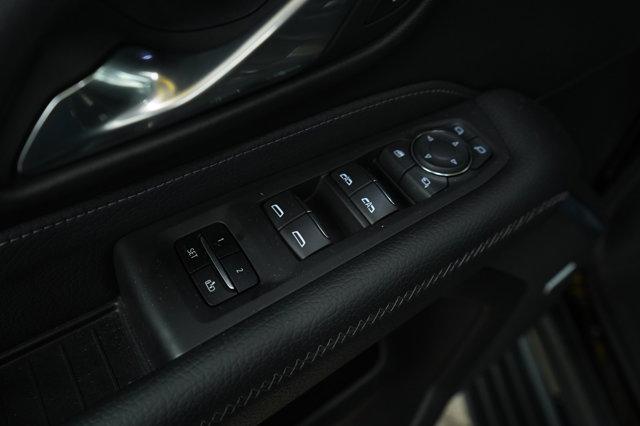Photo of 2024 Onyx Black GMC Yukon XL