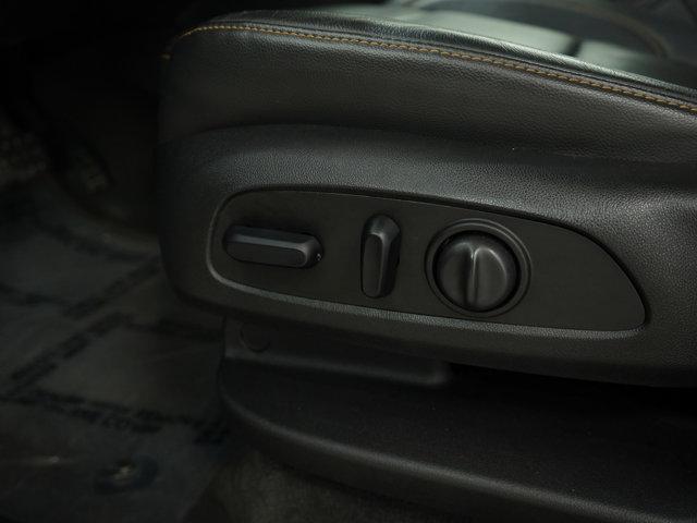Photo of 2020 Summit White Chevrolet Traverse