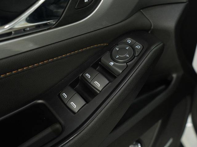Photo of 2020 Summit White Chevrolet Traverse
