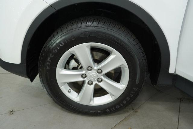 Photo of 2013 Super White Toyota RAV4