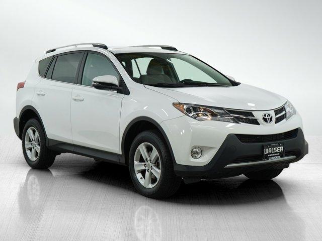 Photo of 2013 Super White Toyota RAV4