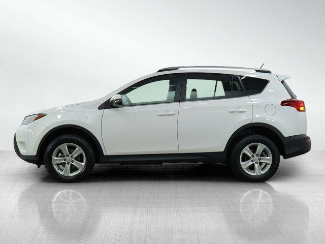 Photo of 2013 Super White Toyota RAV4