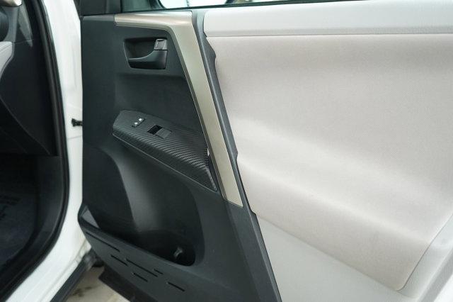 Photo of 2013 Super White Toyota RAV4