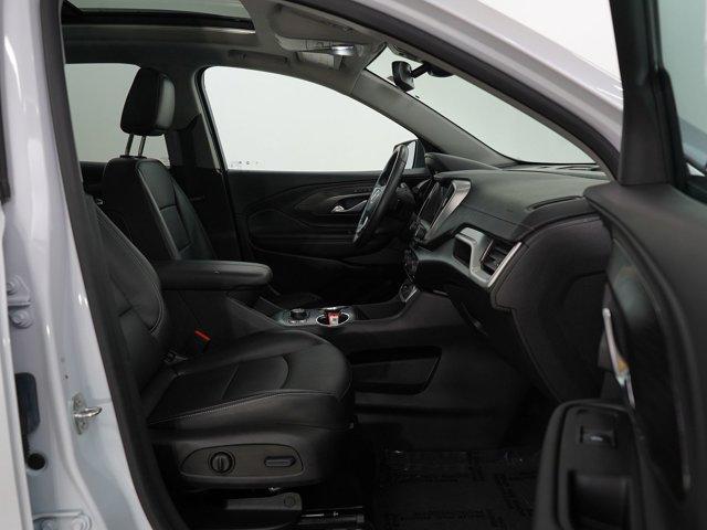 Photo of 2022 White Frost Tricoat GMC Terrain