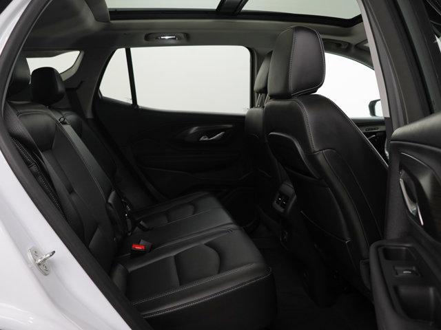 Photo of 2022 White Frost Tricoat GMC Terrain