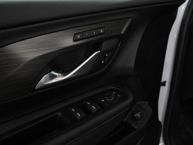 Photo of 2022 White Frost Tricoat GMC Terrain