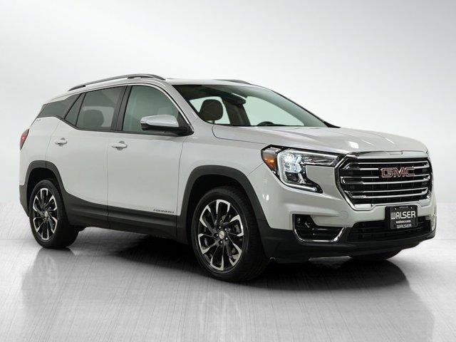 Photo of 2022 White Frost Tricoat GMC Terrain