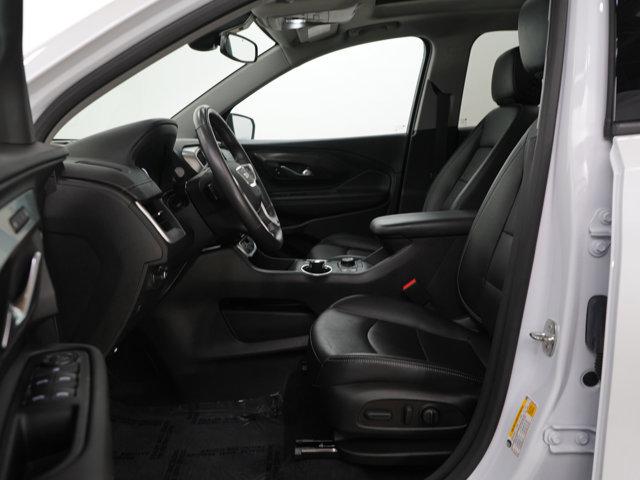 Photo of 2022 White Frost Tricoat GMC Terrain