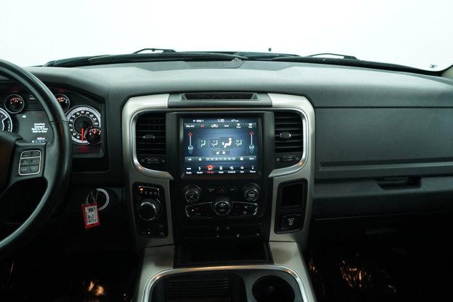 Photo of 2018 Brilliant Black Crystal Pearlcoat RAM 1500
