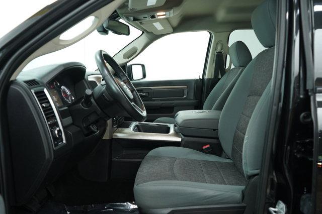 Photo of 2018 Brilliant Black Crystal Pearlcoat RAM 1500