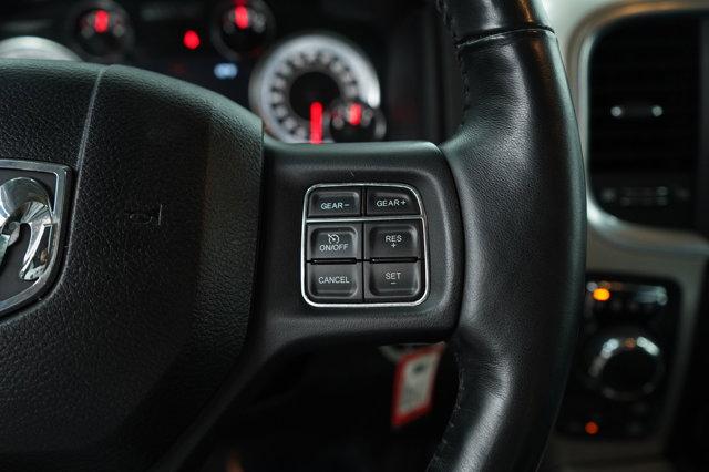Photo of 2018 Brilliant Black Crystal Pearlcoat RAM 1500