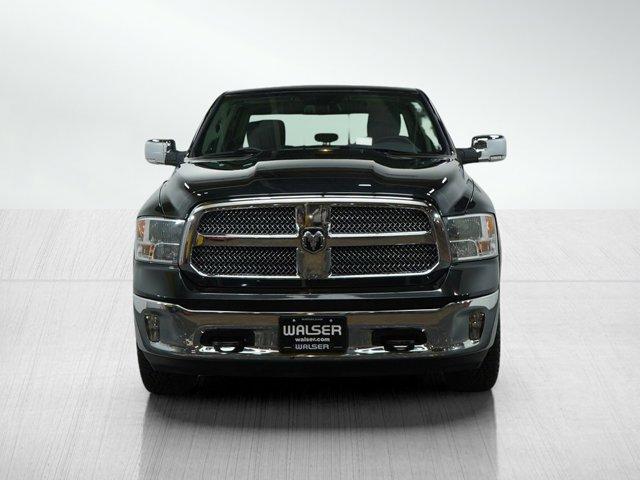 Photo of 2018 Brilliant Black Crystal Pearlcoat RAM 1500