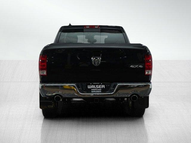 Photo of 2018 Brilliant Black Crystal Pearlcoat RAM 1500