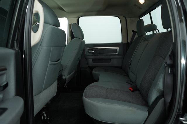 Photo of 2018 Brilliant Black Crystal Pearlcoat RAM 1500