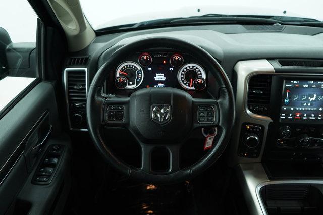 Photo of 2018 Brilliant Black Crystal Pearlcoat RAM 1500