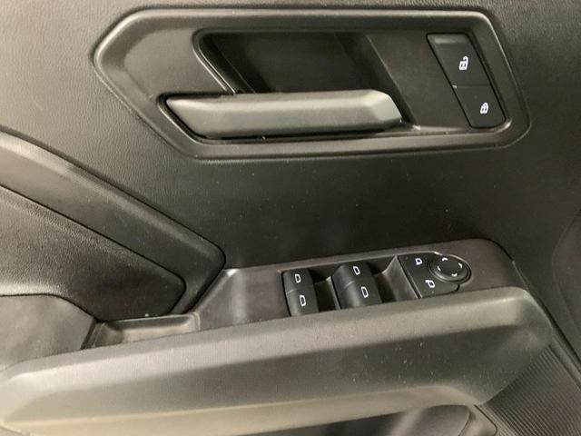 Photo of 2023 Summit White Chevrolet Colorado