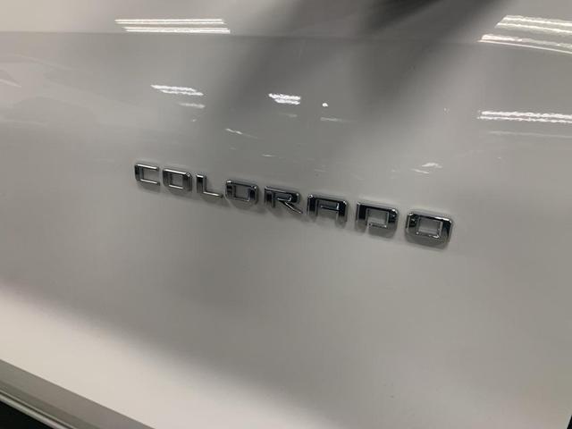 Photo of 2023 Summit White Chevrolet Colorado